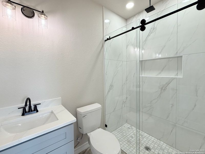 Furnished interior view inside a new home in , La Vernia (Image 4). Furnished interior view inside a new home in , La Vernia (Image 4).