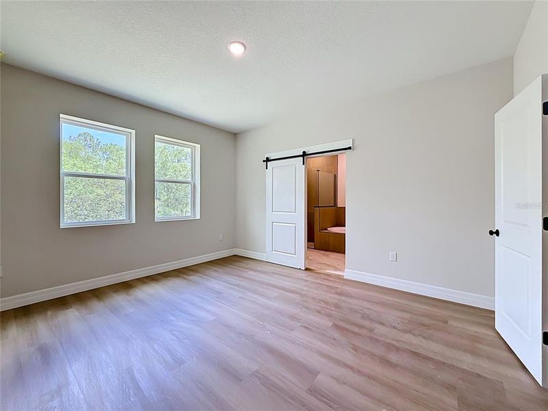 Spacious, unfurnished interior of a new home in , Eustis (Image 19).