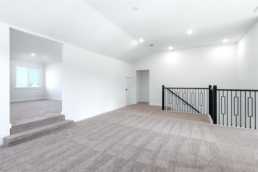 Spacious, unfurnished interior of a new home in Foxtail Palms, Manvel (Image 35).
