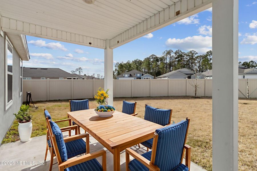 Exterior details and patio area of a home in , Yulee (Image 3).