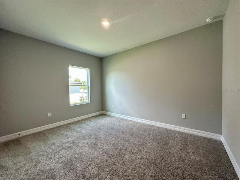 Spacious, unfurnished interior of a new home in , Ocala (Image 16).