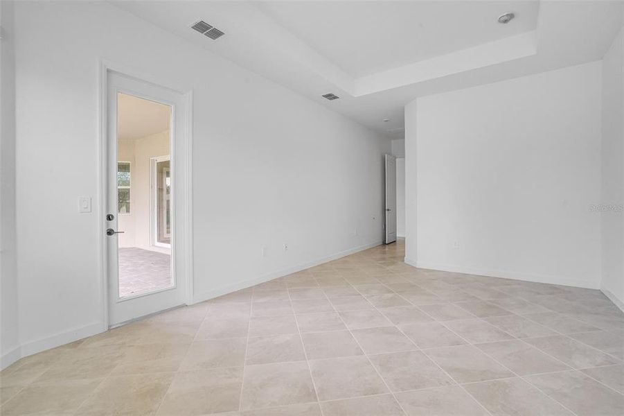 Spacious, unfurnished interior of a new home in South Gulf Cove, Port Charlotte (Image 14).