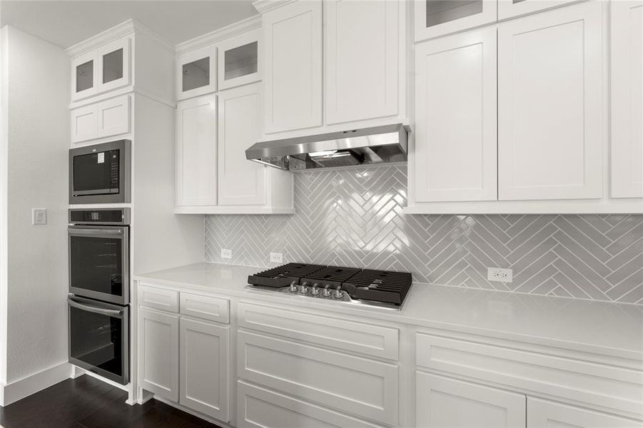 13. 2412 Belmont - Kitchen (4) 13. 2412 Belmont - Kitchen (4)