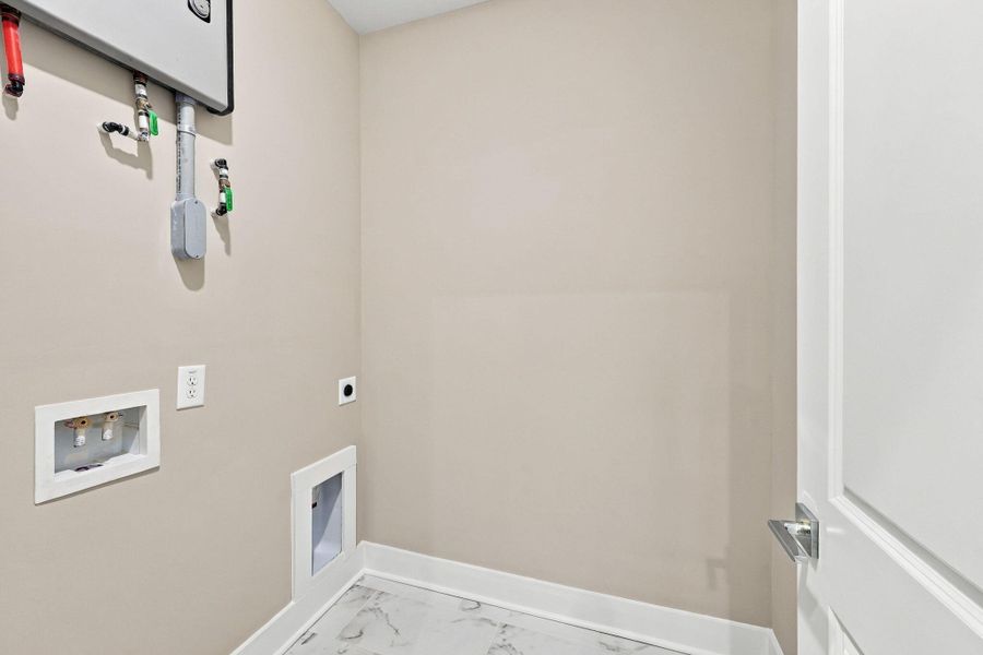 Spacious, unfurnished interior of a new home in , Hanahan (Image 22).
