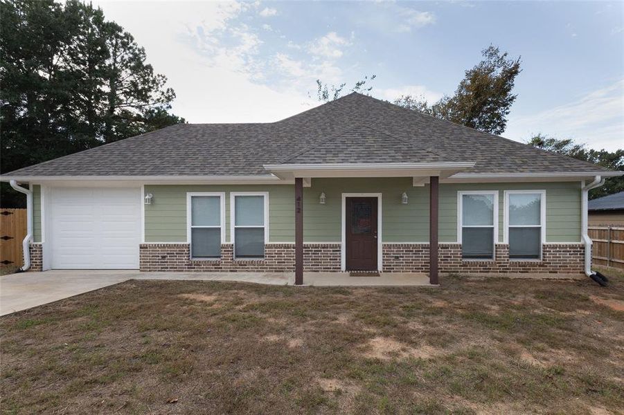 Exterior details and patio area of a home in , Lindale (Image 1). Exterior details and patio area of a home in , Lindale (Image 1).