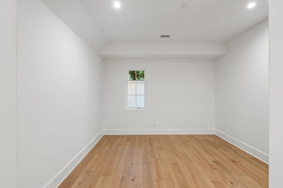 Spacious, unfurnished interior of a new home in , Atlanta (Image 49). Spacious, unfurnished interior of a new home in , Atlanta (Image 49).