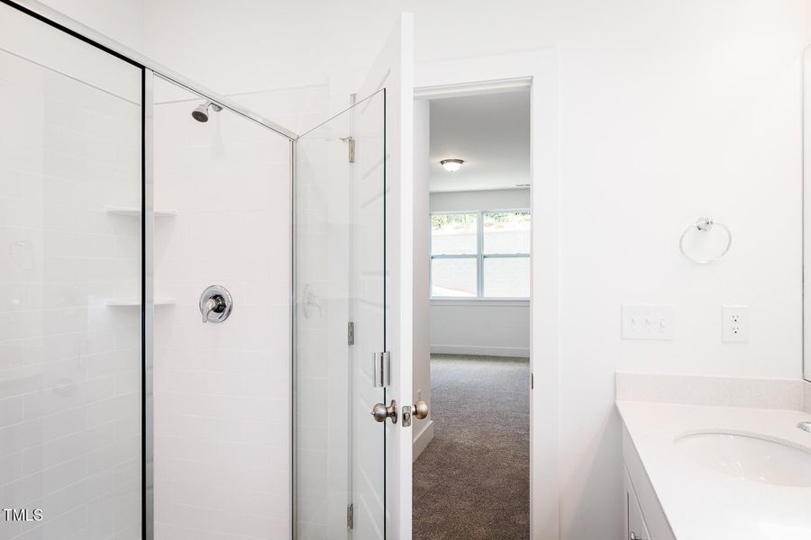 Lot 25 Owners Walk In Shower Lot 25 Owners Walk In Shower