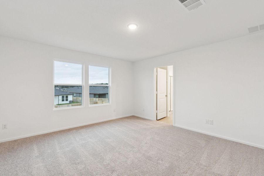 Spacious, unfurnished interior of a new home in Montgomery Bend, Montgomery (Image 19).