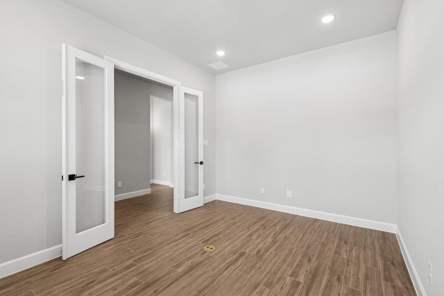 Spacious, unfurnished interior of a new home in Riceland 60’ Homesites, Mont Belvieu (Image 26). Spacious, unfurnished interior of a new home in Riceland 60’ Homesites, Mont Belvieu (Image 26).