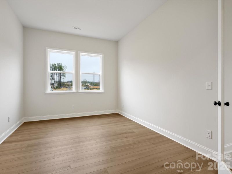 Spacious, unfurnished interior of a new home in Hardy Pond, Rock Hill (Image 29).