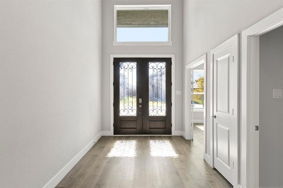 Spacious, unfurnished interior of a new home in Edgewood Creek, Celina (Image 12).