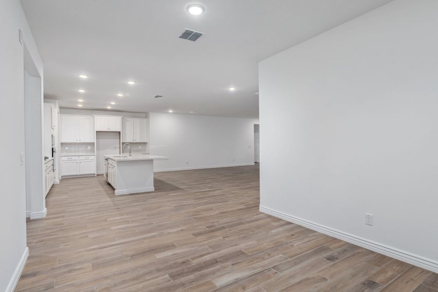 Spacious, unfurnished interior of a new home in Miravida, Surprise (Image 8). Spacious, unfurnished interior of a new home in Miravida, Surprise (Image 8).