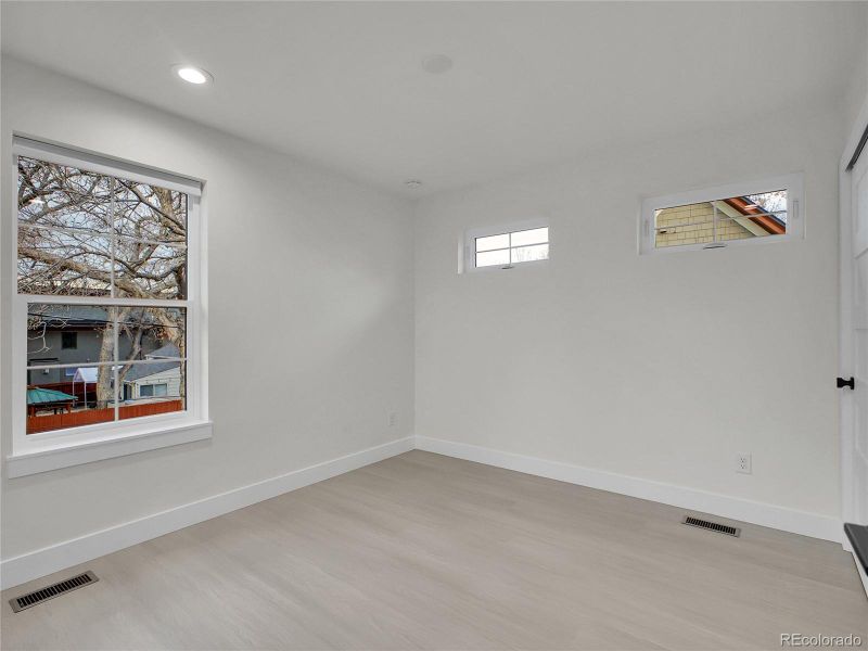 Spacious, unfurnished interior of a new home in , Denver (Image 35).
