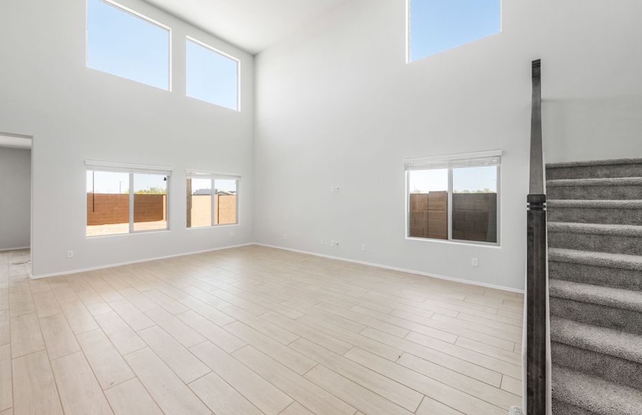 Spacious, unfurnished interior of a new home in Parkside at Anthem at Merrill Ranch, Florence (Image 21).