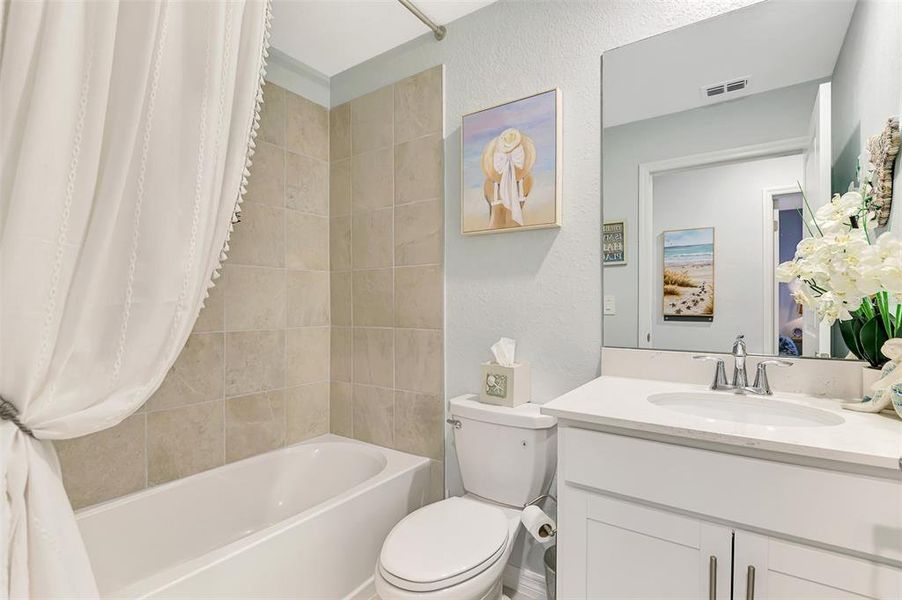 Furnished interior view inside a new home in , Venice (Image 25).