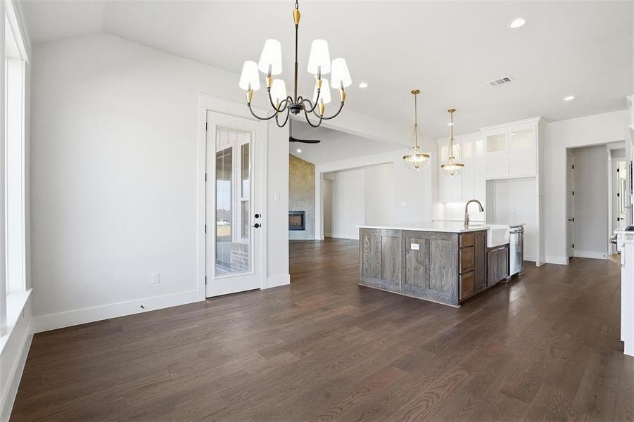 Spacious, unfurnished interior of a new home in Aledo Heights - Aledo ISD, Aledo (Image 26).