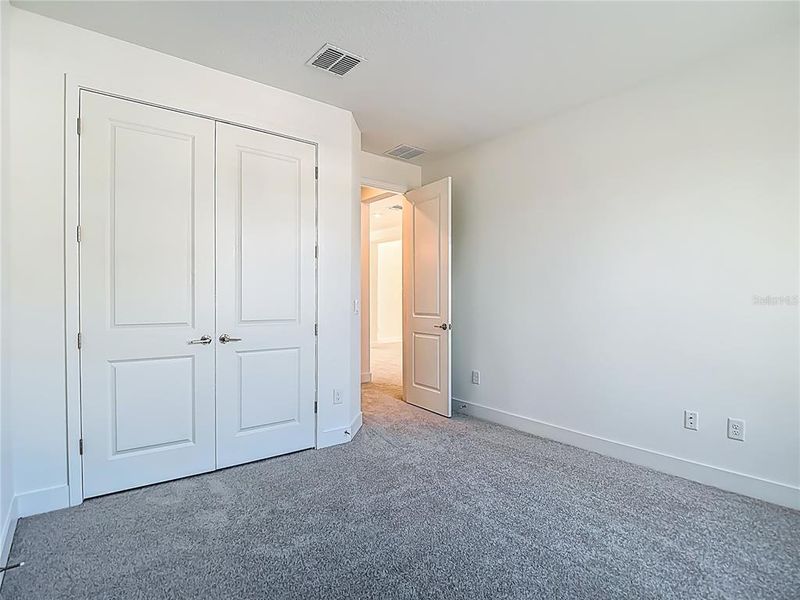 Spacious, unfurnished interior of a new home in , Tampa (Image 51).