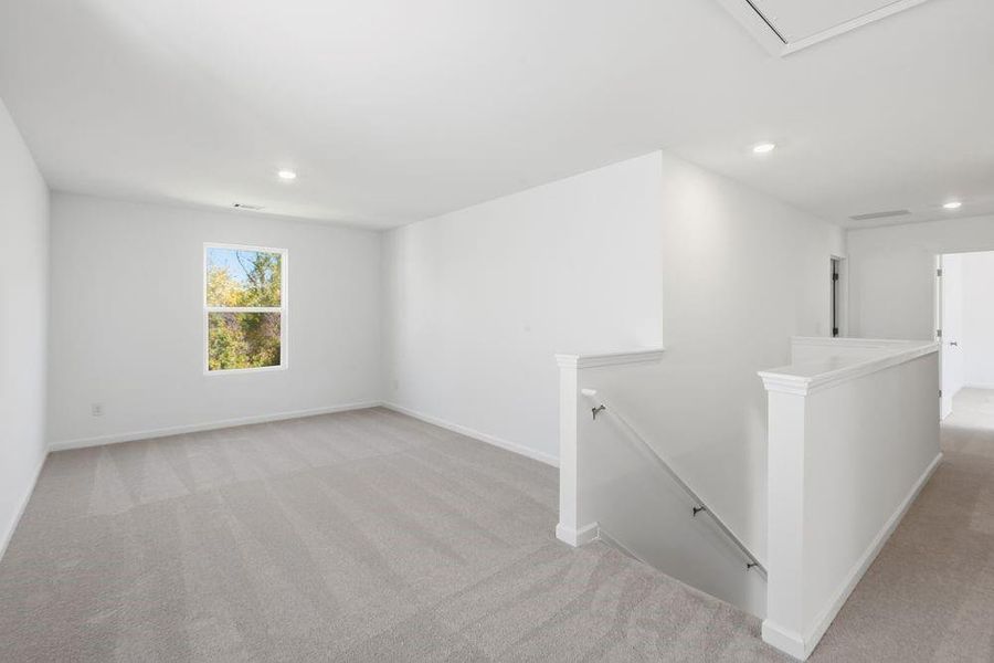 Spacious, unfurnished interior of a new home in Falls Creek, Flowery Branch (Image 29).