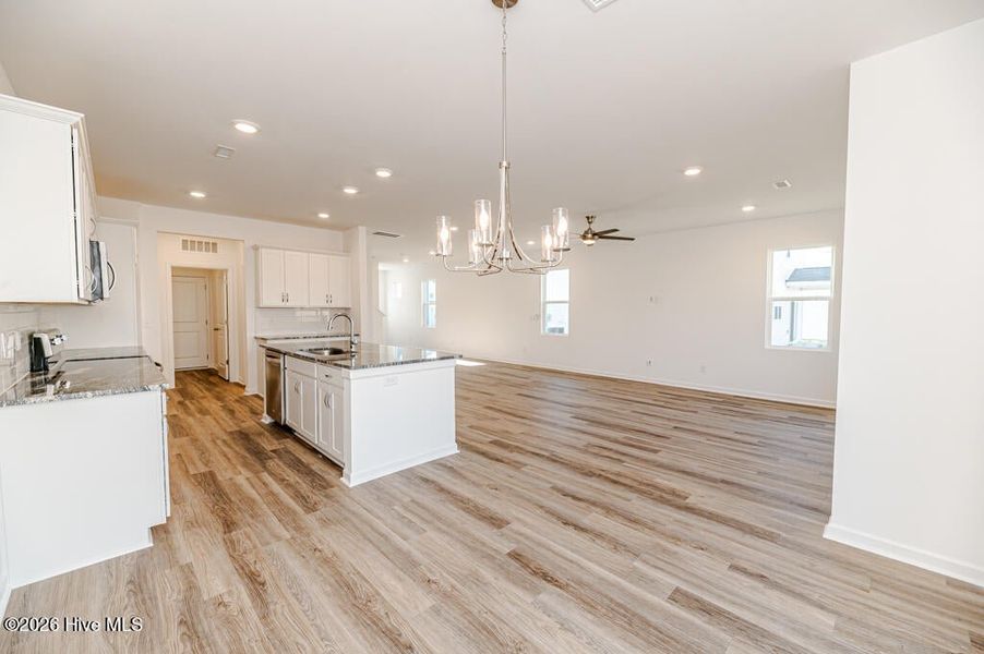 Spacious, unfurnished interior of a new home in Fords Reach, Bolivia (Image 22).