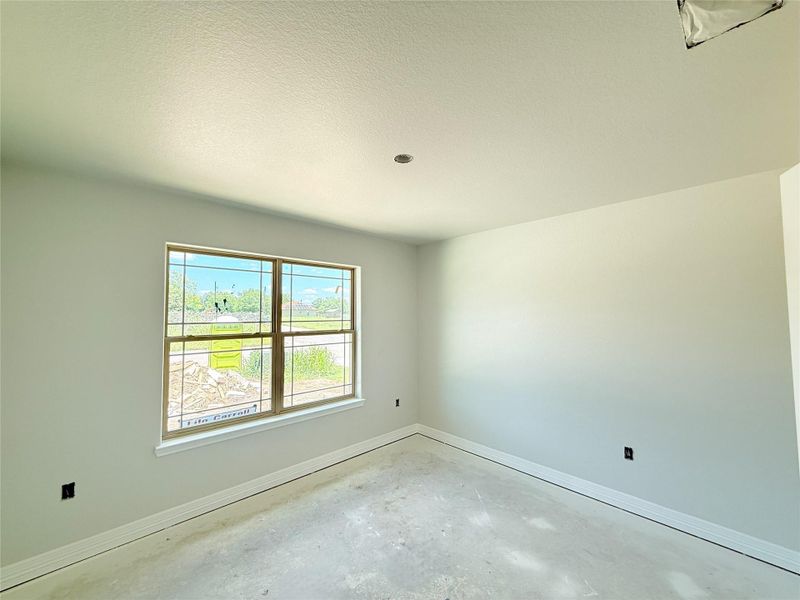 Spacious, unfurnished interior of a new home in , Belton (Image 9).