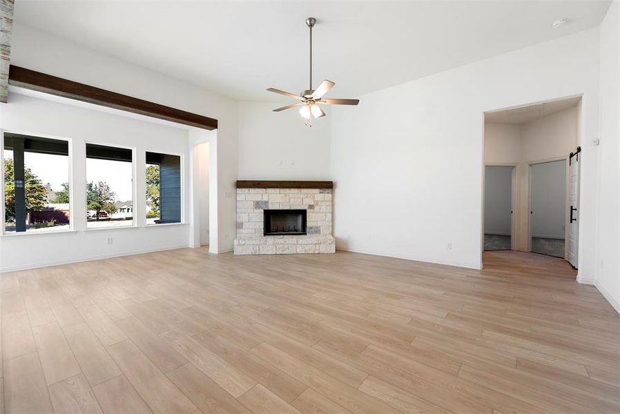 Spacious, unfurnished interior of a new home in Oak Grove Addition, Springtown (Image 31).