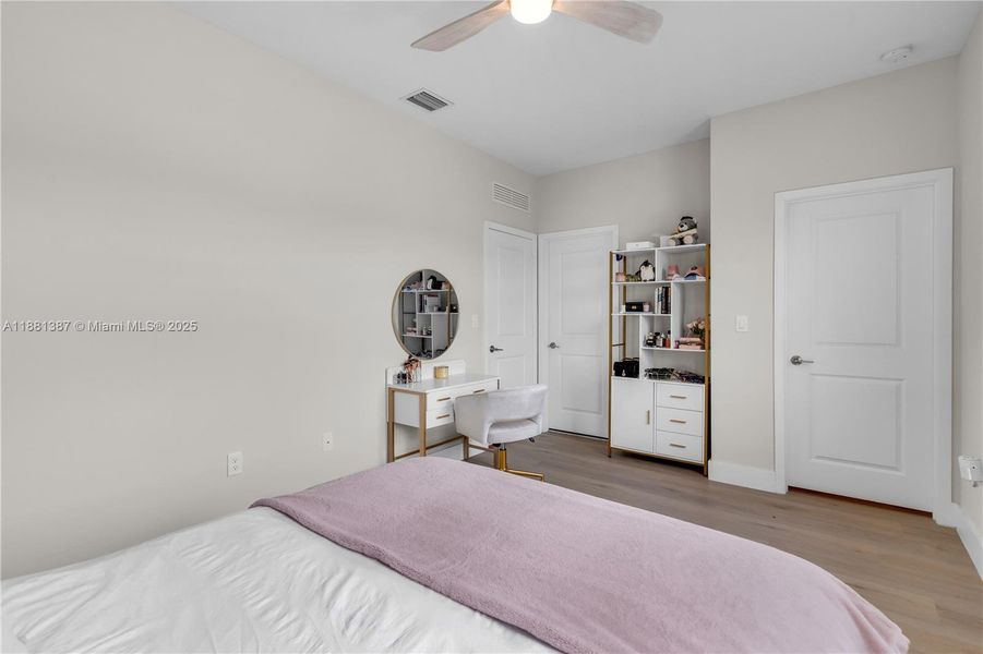 Image 47 of a home in .