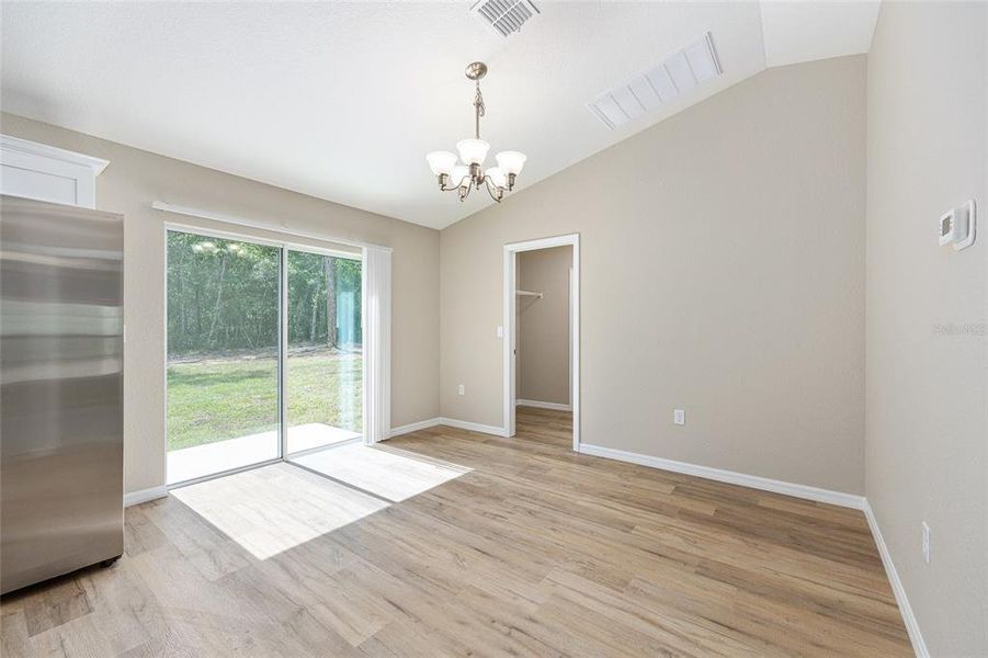 Spacious, unfurnished interior of a new home in , Citrus Springs (Image 11).