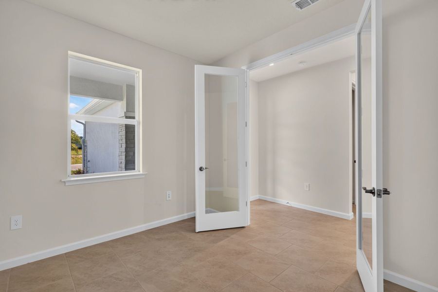 Spacious, unfurnished interior of a new home in Wellen Park, Venice (Image 17). Spacious, unfurnished interior of a new home in Wellen Park, Venice (Image 17).