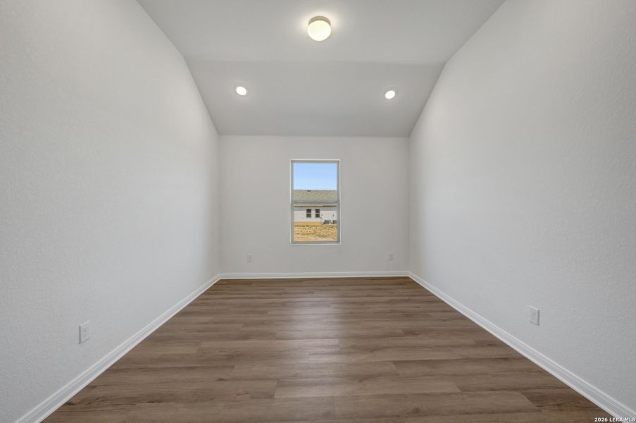 Spacious, unfurnished interior of a new home in Greenspoint Heights, Seguin (Image 21).