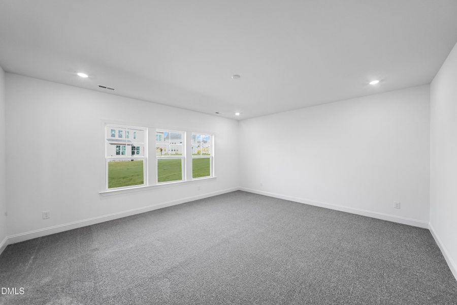 SUN_Stoneriver_Pic_EastmanIII_OwnersSuit