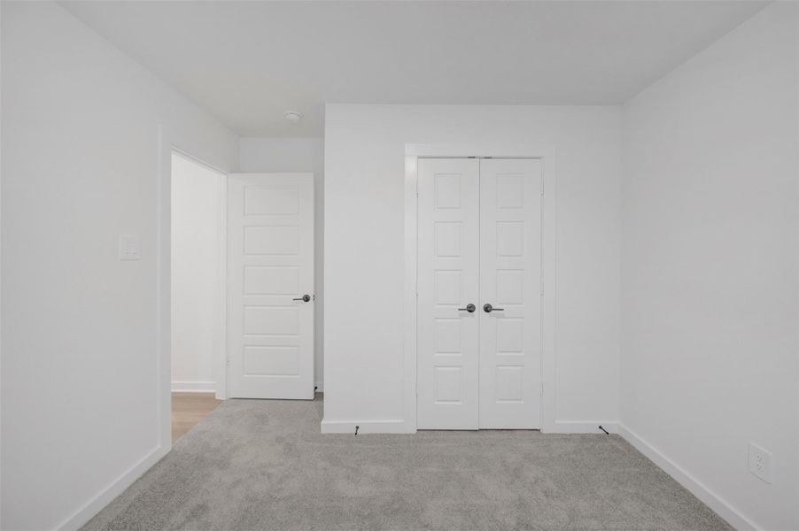 Spacious, unfurnished interior of a new home in Lone Star Landing, Montgomery (Image 17).