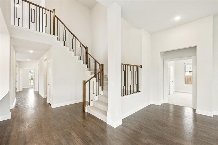 Spacious, unfurnished interior of a new home in Triple Diamond Ranch, Mansfield (Image 36).