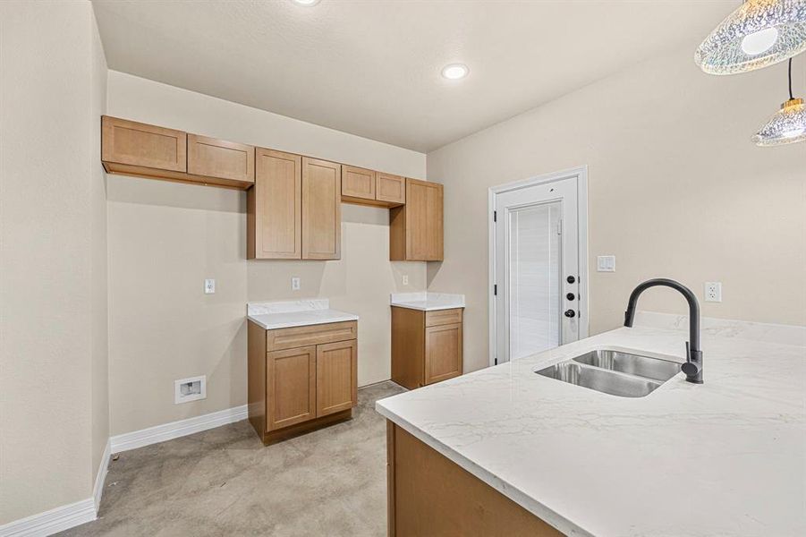 Furnished interior view inside a new home in , Killeen (Image 6).