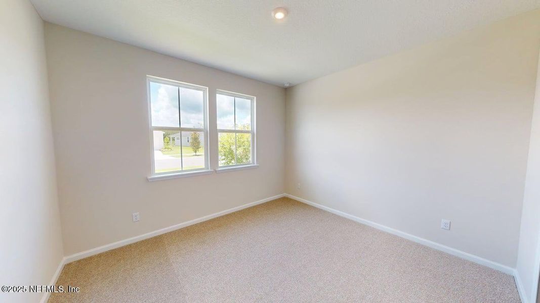 Spacious, unfurnished interior of a new home in Lakes at Bella Lago, Green Cove Springs (Image 15).