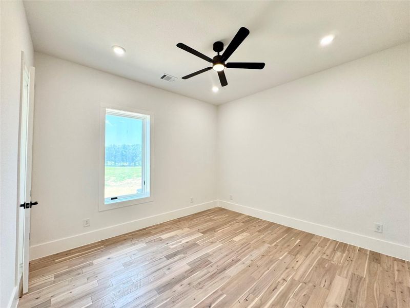 Spacious, unfurnished interior of a new home in , Washington (Image 31).