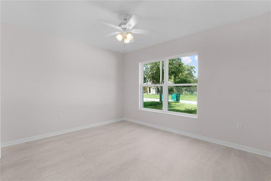 Spacious, unfurnished interior of a new home in , Ocklawaha (Image 30).