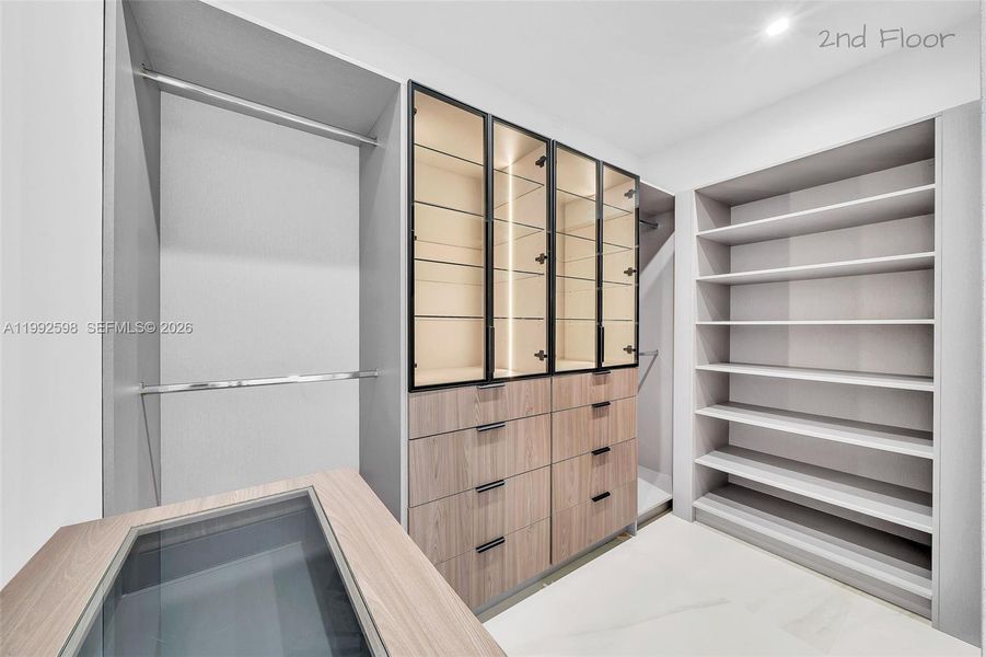 Furnished interior view inside a new home in , Key Largo (Image 46).