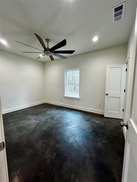 Spacious, unfurnished interior of a new home in , Greenville (Image 9).