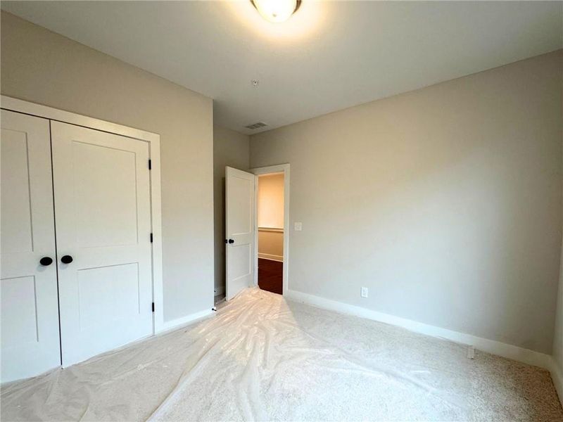 Spacious, unfurnished interior of a new home in , Alpharetta (Image 17).