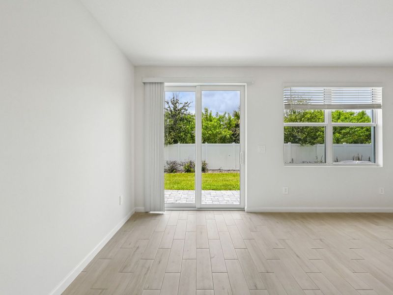 Spacious, unfurnished interior of a new home in Tidewater, Fort Pierce (Image 14).
