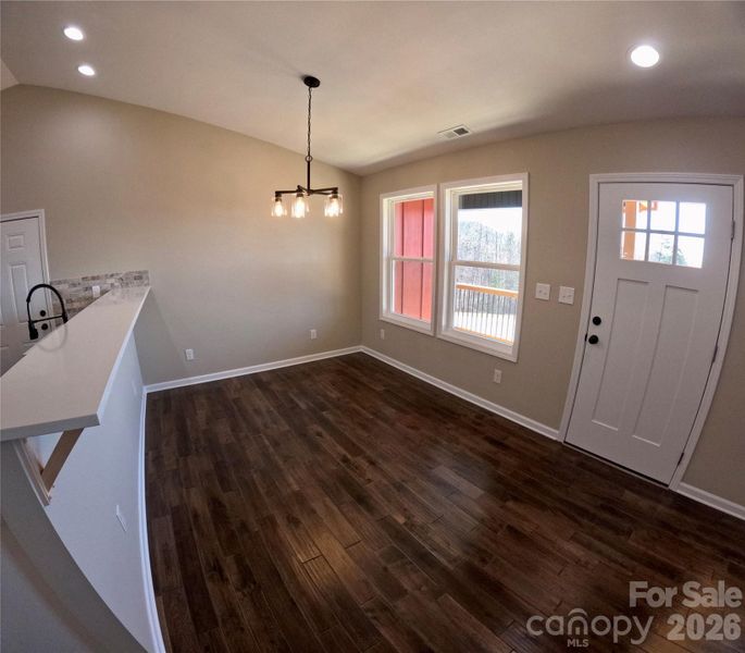 Spacious, unfurnished interior of a new home in , Marion (Image 12).