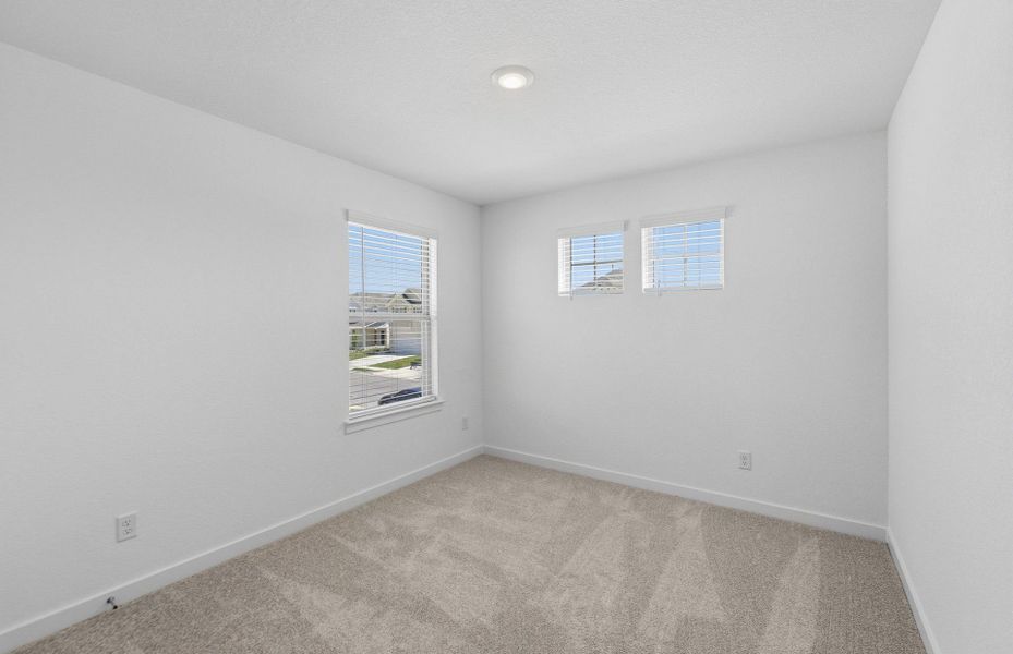 Spacious, unfurnished interior of a new home in Santa Rita Ranch, Liberty Hill (Image 32).