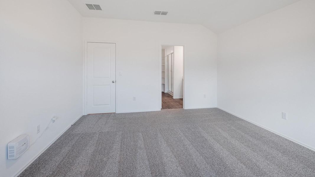 Spacious, unfurnished interior of a new home in Durango, Mustang Ridge (Image 13).