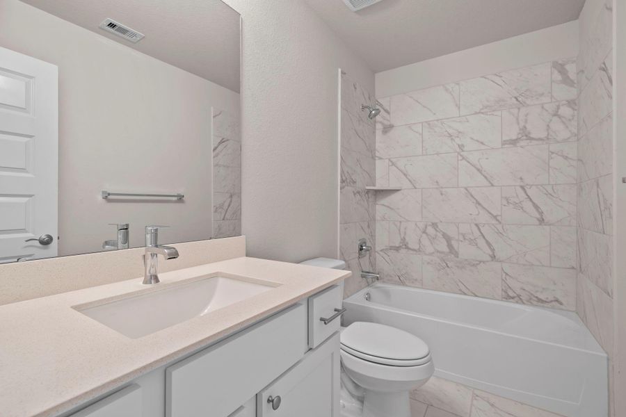 Furnished interior view inside a new home in Beacon Hill, Waller (Image 10).