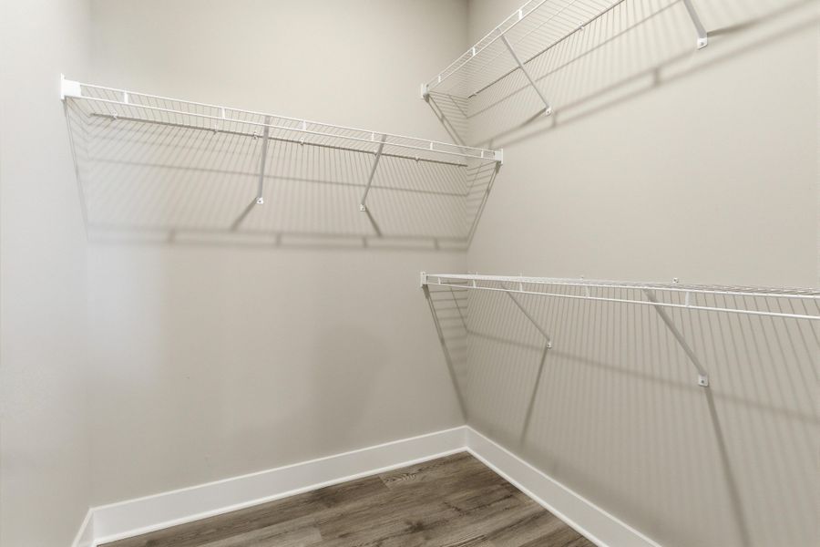 Spacious, unfurnished interior of a new home in Veterans Cove, Murfreesboro (Image 31).