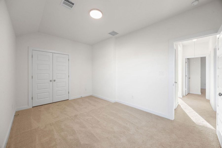 Spacious, unfurnished interior of a new home in Prairie Winds, Hutto (Image 23).