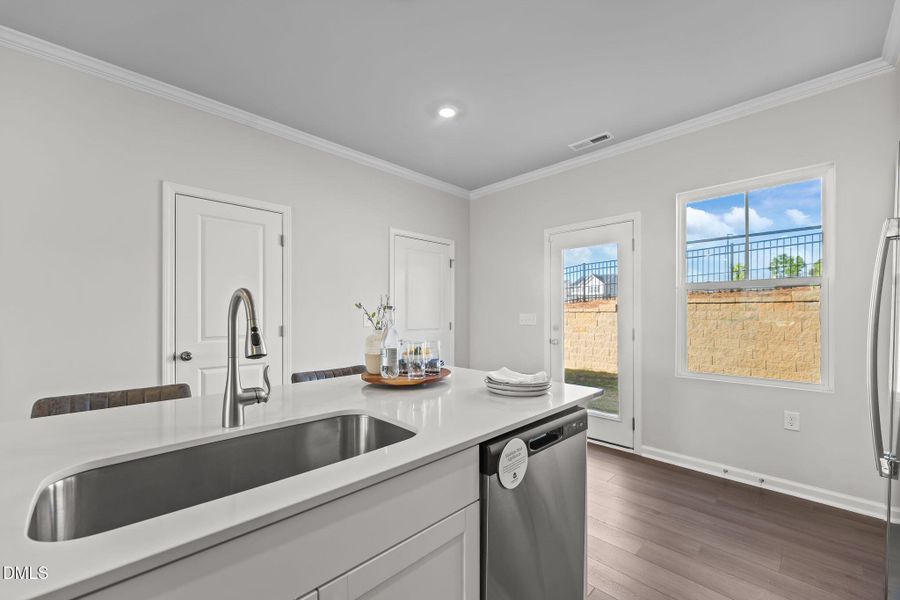 737 Painted Daisy Way