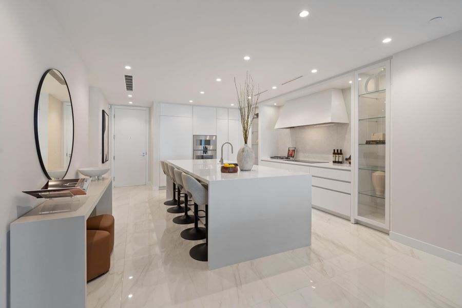 06-220 SE Mizner Blvd #611 Boca Raton, F