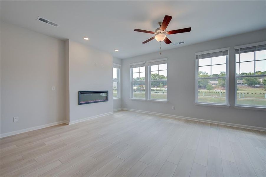 Spacious, unfurnished interior of a new home in Daybreak, Newnan (Image 14).