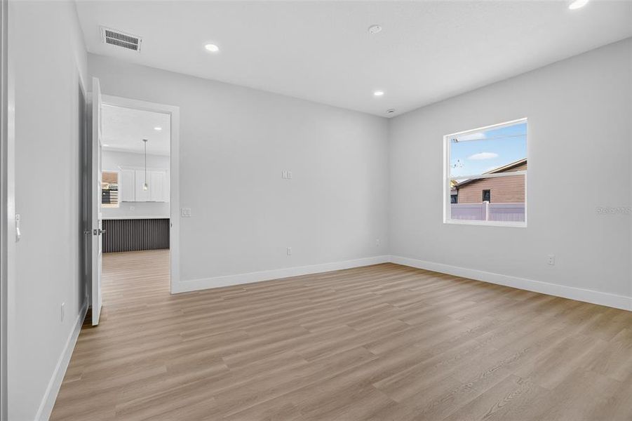Spacious, unfurnished interior of a new home in , Pinellas Park (Image 39).